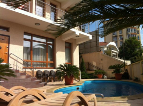 Aks Hotel